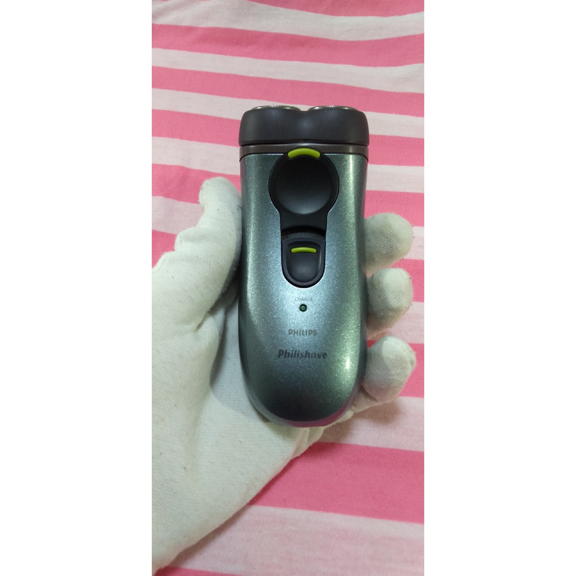 剃须刀HQ489,直插式充电,支持全球电压,自动研磨,