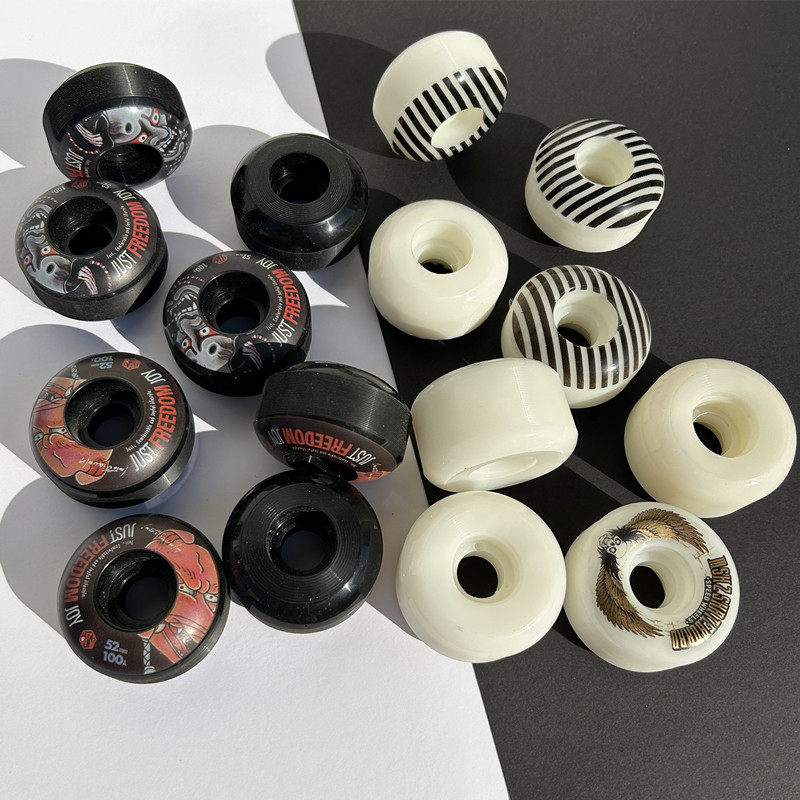 专业双翘滑板轮子 95A高硬度白色黑色刷街公路动作轮子 长板轮子