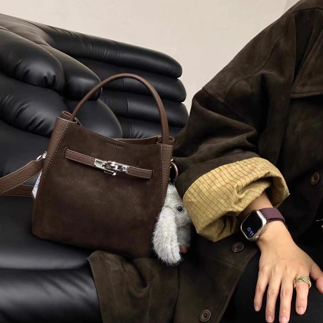 2025新款时尚复古水桶包