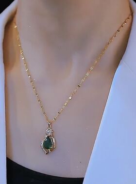复古祖母绿锆石项链女小众轻奢高级感钛钢锁骨链网红配饰
