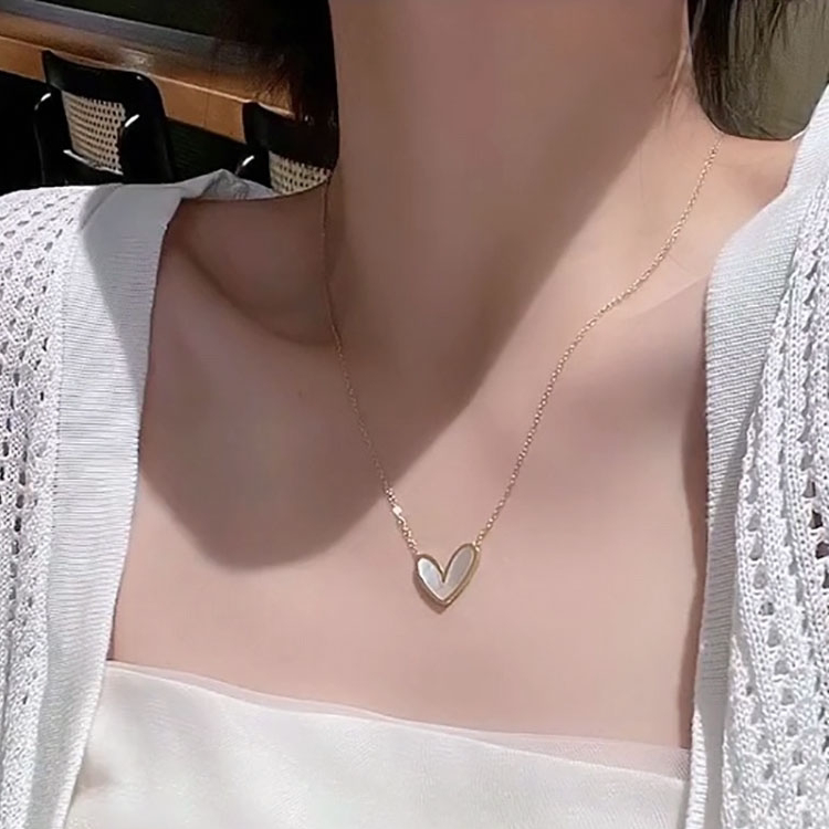 爱心贝母项链锁骨链轻奢百搭ins风轻奢高级感百搭设计钛钢不掉色