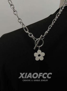 钛钢小花项链女ins嘻哈甜酷花朵吊坠小众设计卫衣锁骨链男