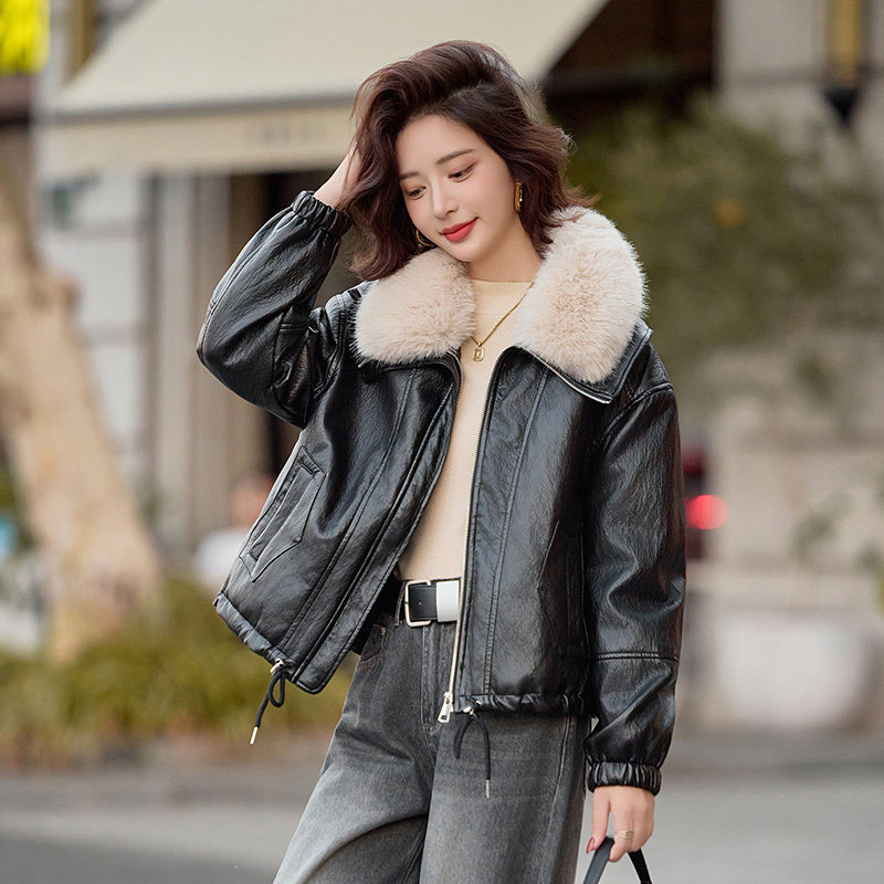 皮衣羽绒服冬季女款2026年新款时尚可拆卸毛领加厚短款白鸭绒外套