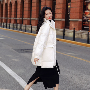 时尚白色亮面羽绒服中长款2025冬季韩版立领大口袋宽松白鸭绒外套
