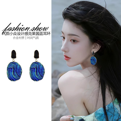 独特港风克莱因蓝耳环女气质小众设计高级感耳钉复古韩系精致耳饰