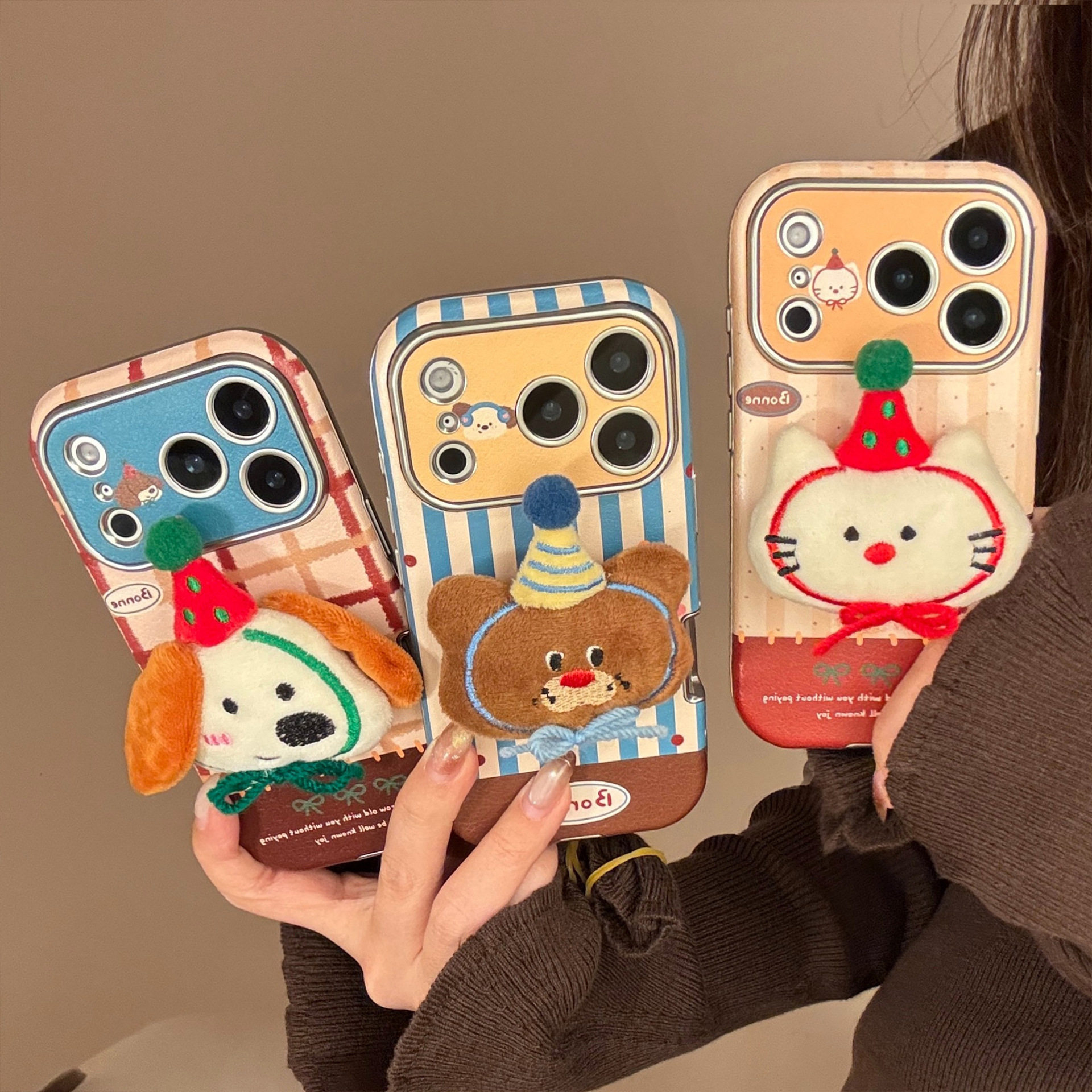 卡通毛绒动物公仔适用苹果17手机壳新款iPhone17promax全包防摔16PM可爱女款16ProMax大视窗贴皮15网红保护套,3C数码配件,手机保护套/壳,淘宝优惠券,粉丝福利购,淘宝优惠卷