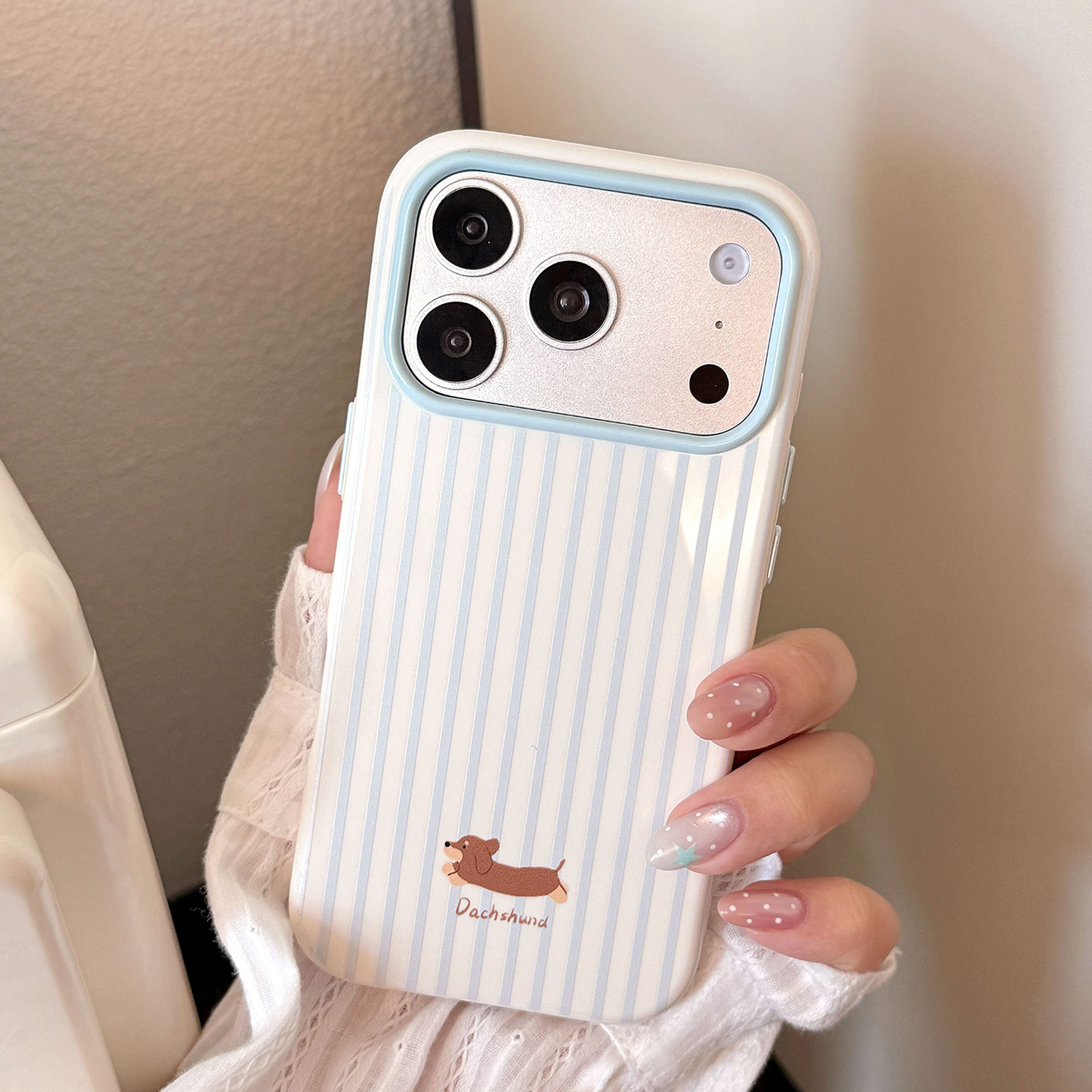 ins韩风个性条纹腊肠狗适用苹果17包相机键手机壳iPhone17promax新款17PRO大孔镜头15可爱卡通16PM网红爆款13