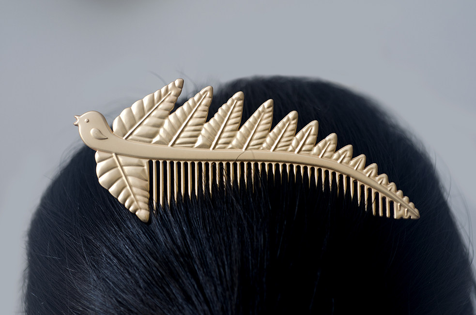 八门虫社梳晓镜树叶合金便携按摩卷发化妆梳子创意女生节礼物特惠