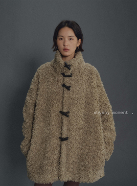 shyshy“暖冬小羊”复古圈圈毛牛角扣皮毛一体保暖蓬松外套
