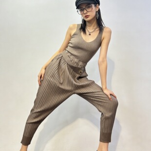 子休闲九分裤 V领松弛感裤 女无袖 7391三宅风褶皱连体裤