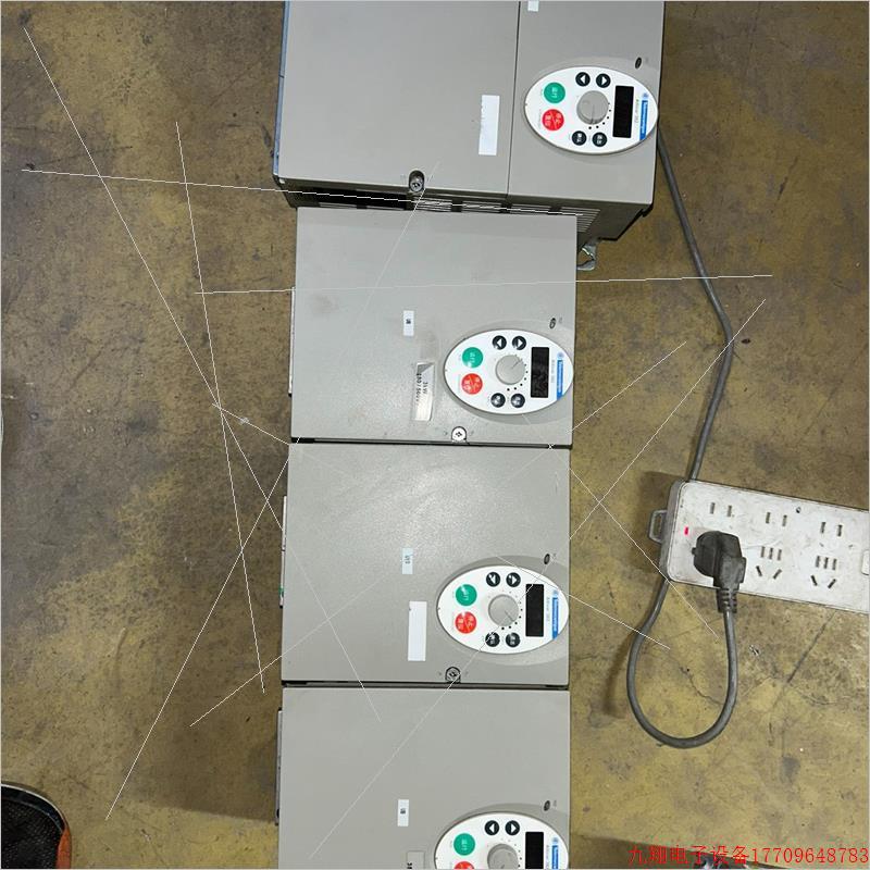 拍前询价:施耐德302变频器7.5k(ATV302HU75N4)二手拆