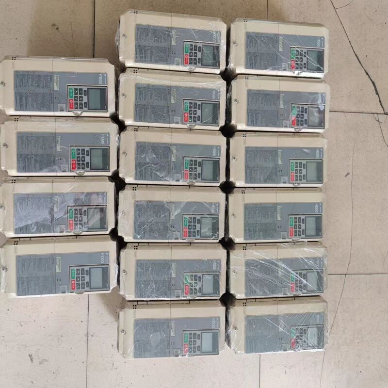 拍前询价：（议价）安川变频器功能完好成色很好九成新 CIMR-HB4A