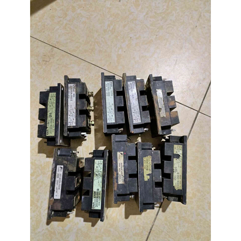 拍前询价：2DI300A-050原装拆机,功能包好.