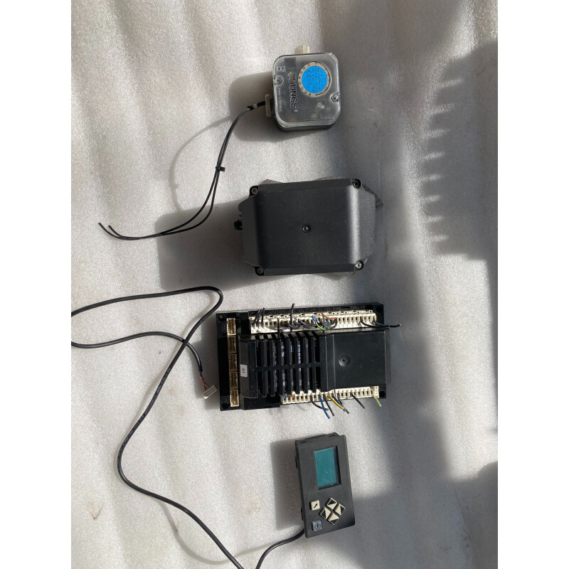 拍前询价：LAMTCE蓝姆泰克 662R5003-0 伺服马达一套，原询价为准