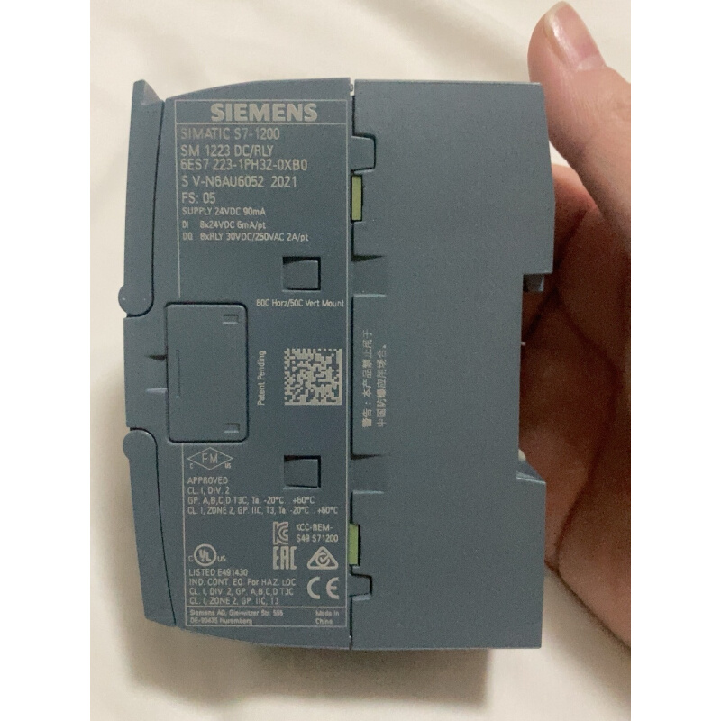 拍前询价：(议价)1200模块。223-1ph32   8输入8输出，功