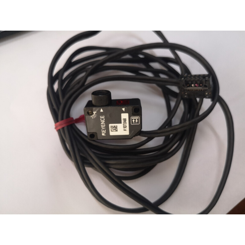 拍前询价：九五新基恩士LV-NH32激光传感器实物图片成色很好全新