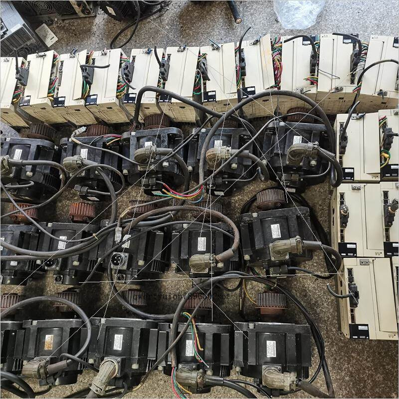 拍前询价：安川五代 3KW驱动器 SGDV-200A01A002000