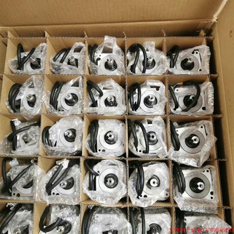 拍前询价:新到400W可充新A5电机MHMJ042J1U一分钱一分货,