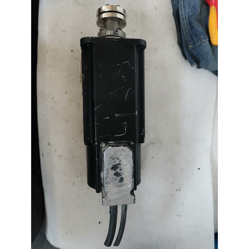 拍前询价：力士乐伺服电机MKD071B-061-KP1-KN，物品实景