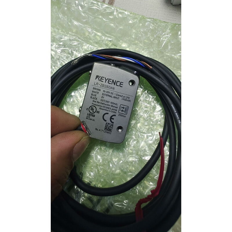 拍前询价：全新 基恩士LR-ZB250AN传感器实物拍摄 功能正常全新原