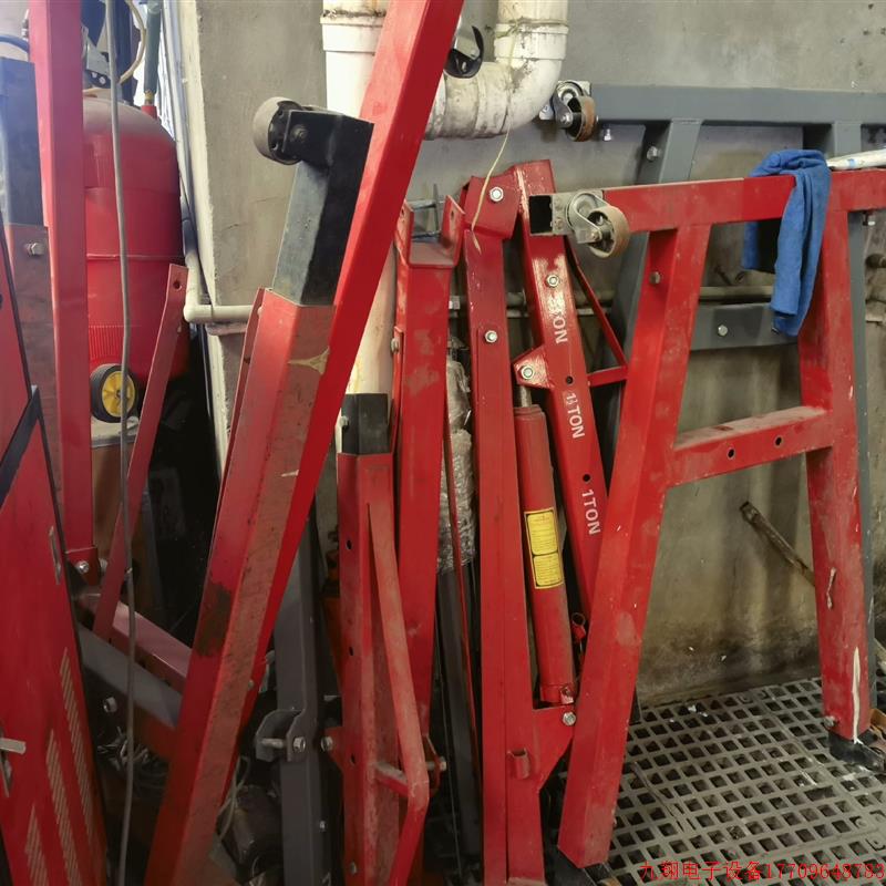 拍前询价:(议价)2吨吊机 低价转让出售汽车发动机吊机图片就是实