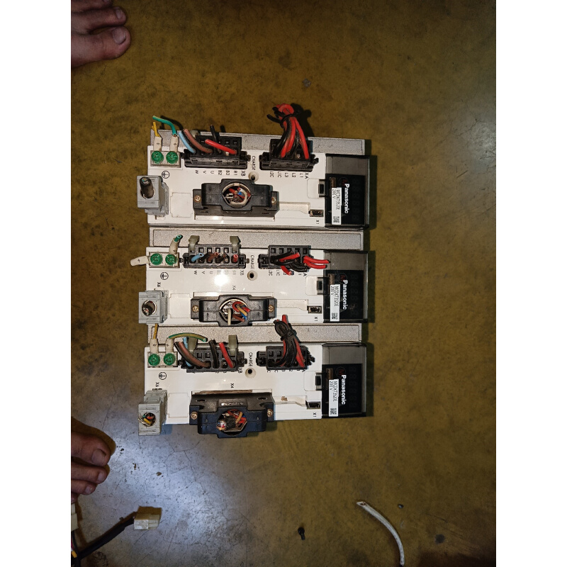 拍前询价：(议价)panasonicA5伺服驱动器750w（MCDKT35