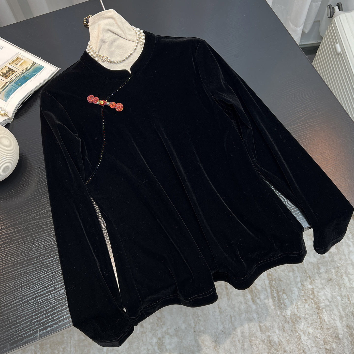 新中式立领钉珠丝绒衬衫女