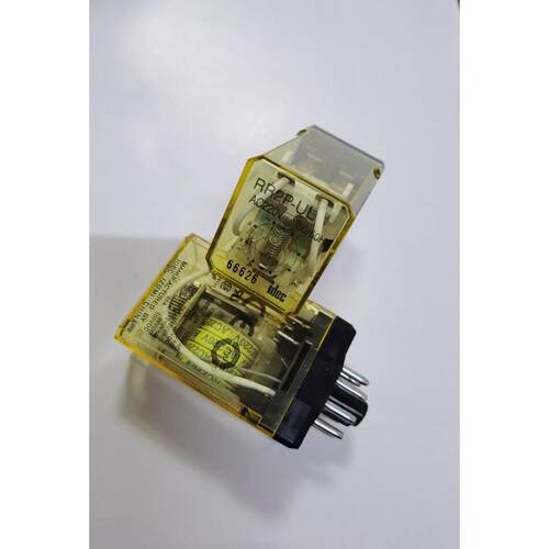【库存清货】原装和泉idec中间继电器RR2P-UL带灯AC220V圆八脚10A