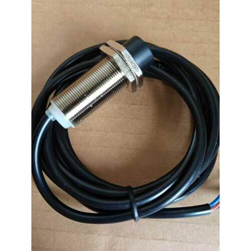 接近开关E2B-M12LS04-M1-B2