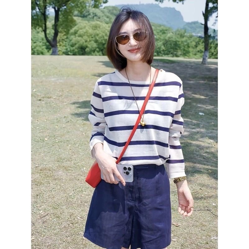 2025年秋冬长袖女T恤上衣大码宽松蓝白韩版条纹高级感300斤个性潮