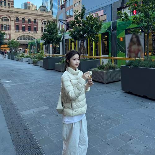 25年冬高级感轻薄内胆排骨羽绒服女90白鸭绒加厚保暖时尚短款外套