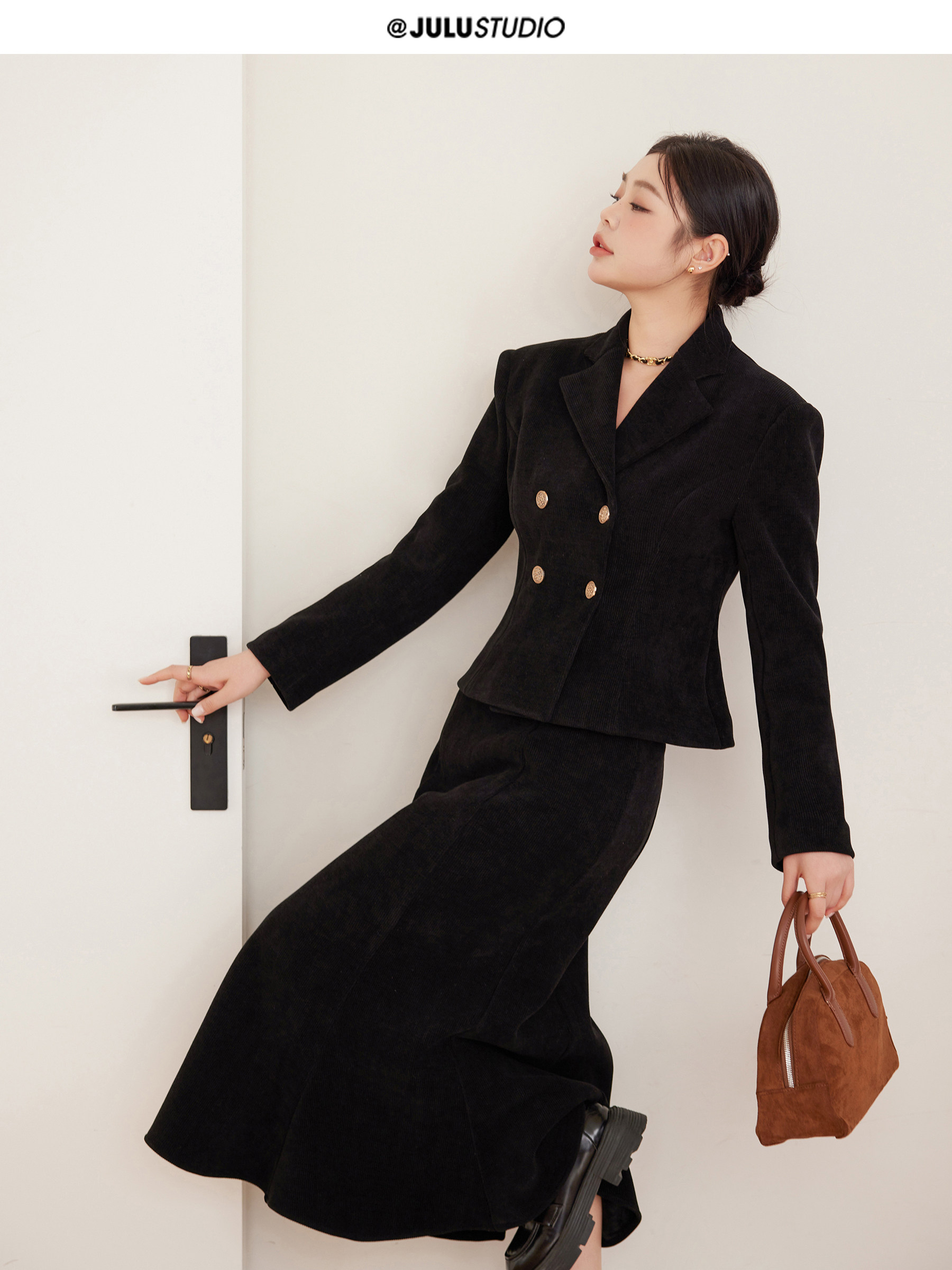 JULU STUDIO 사랑의 불시착 약간 굵은 MM 코듀로이 골드 버클 슈트 피쉬테일 스커트 플러스 벨벳 슈트