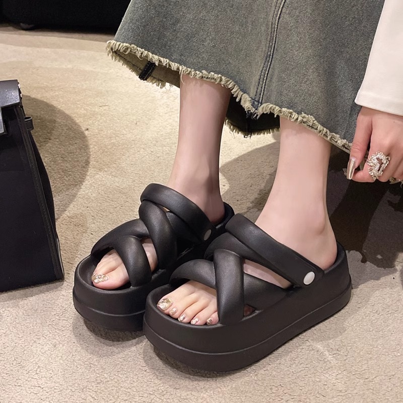 2025时尚厚底踩屎感拖鞋女款春季外穿新款eva配裙子沙滩凉拖超火