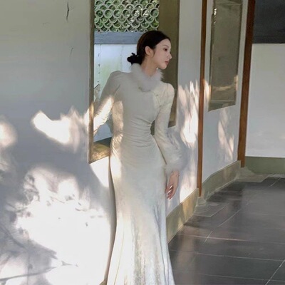 修身包臀鱼尾毛领旗袍裙