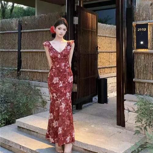 法式复古纯欲V领小飞袖碎花夏季