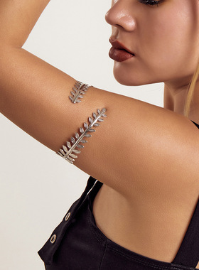 欧美跨境饰品 街拍时尚风金属可调节手饰 简约开口流苏树叶臂镯女