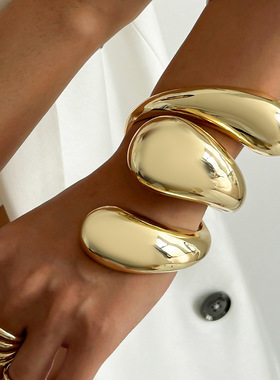 欧美跨境夸张金属光面抱抱手镯br