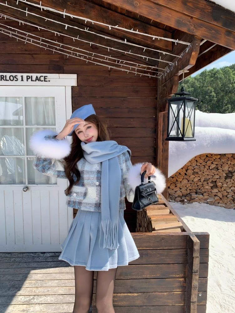 2024冬新款法式小个子小香风毛毛袖格子上衣+围巾+半身裙三件套女