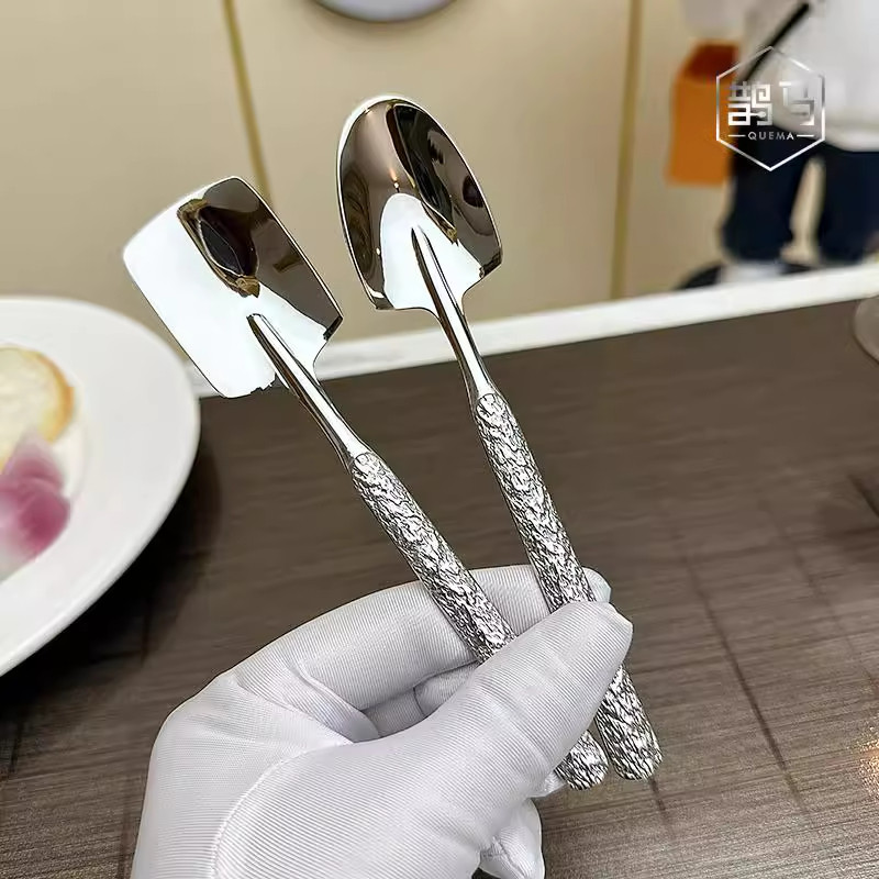 不锈钢精致铁锹小勺子创意可爱家用吃饭西瓜甜品铁铲网红勺