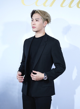 明星同款黑色西装男高级感修身外套休闲百搭单西便服免烫小西服潮