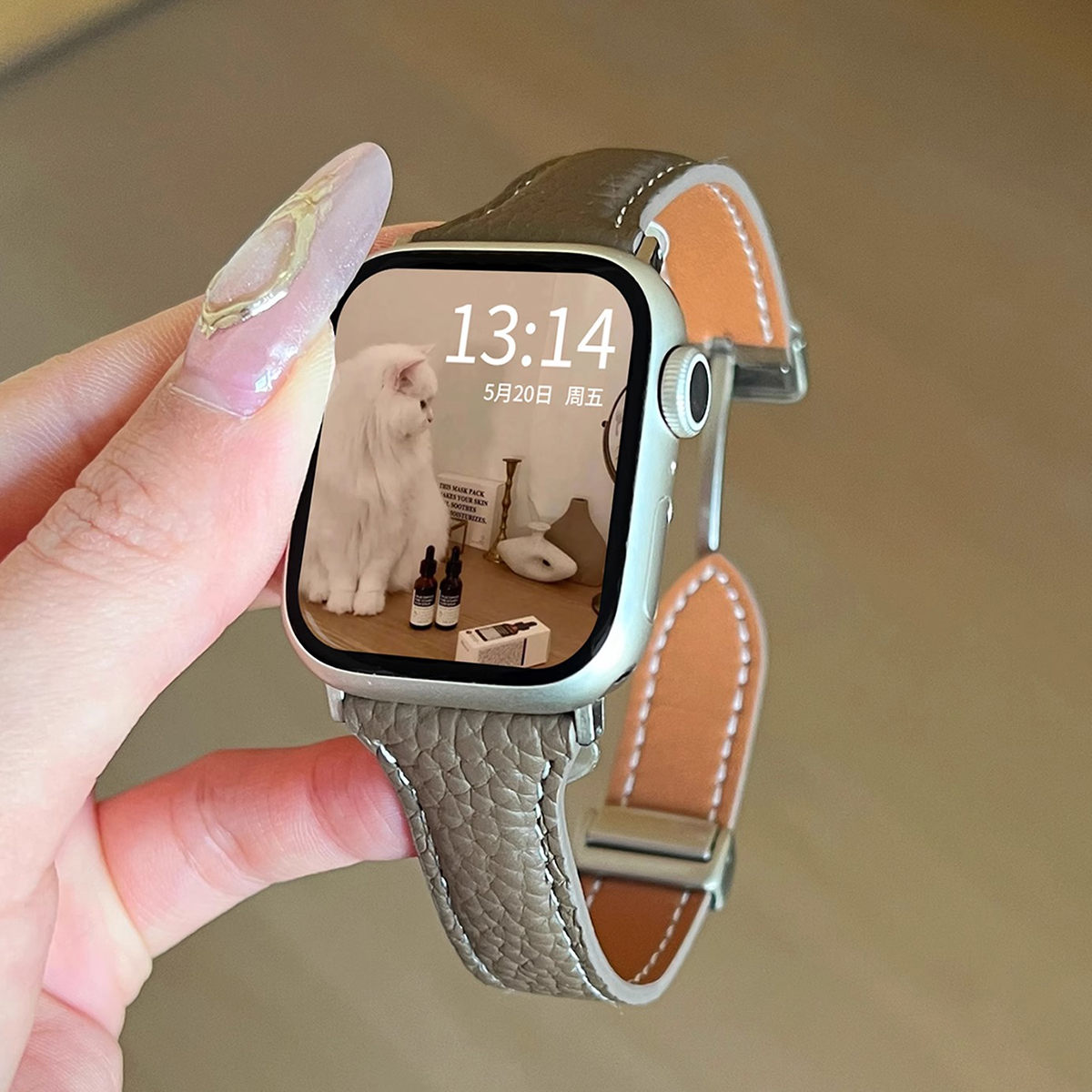 适用苹果s10手表表带女秋冬新款iwatchs9/8/7版手表带高级感冬季女款applewatch6/5/4/2腕带真皮小蛮腰磁吸扣