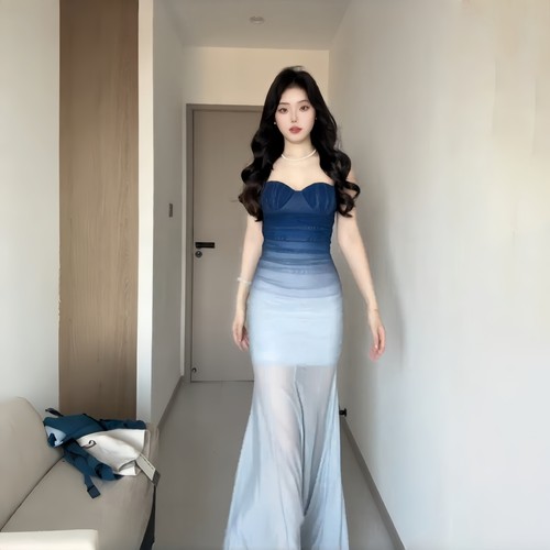 蓝色渐变抹胸包臀晚礼服连衣裙