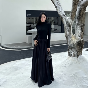 GirlsAt18 赫本风高领针织连衣裙女秋冬打底裙气质收腰长裙 法式