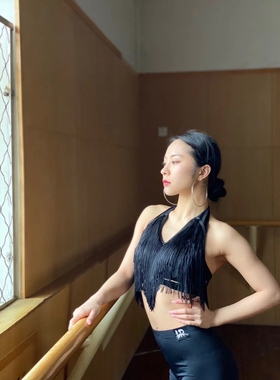 LR031拉丁舞服成人挂脖自带流苏上衣表演练功服