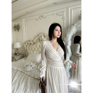 气质V领蕾丝长袖 秋冬法式 收腰连衣裙 南法叙事 大小姐微胖大码