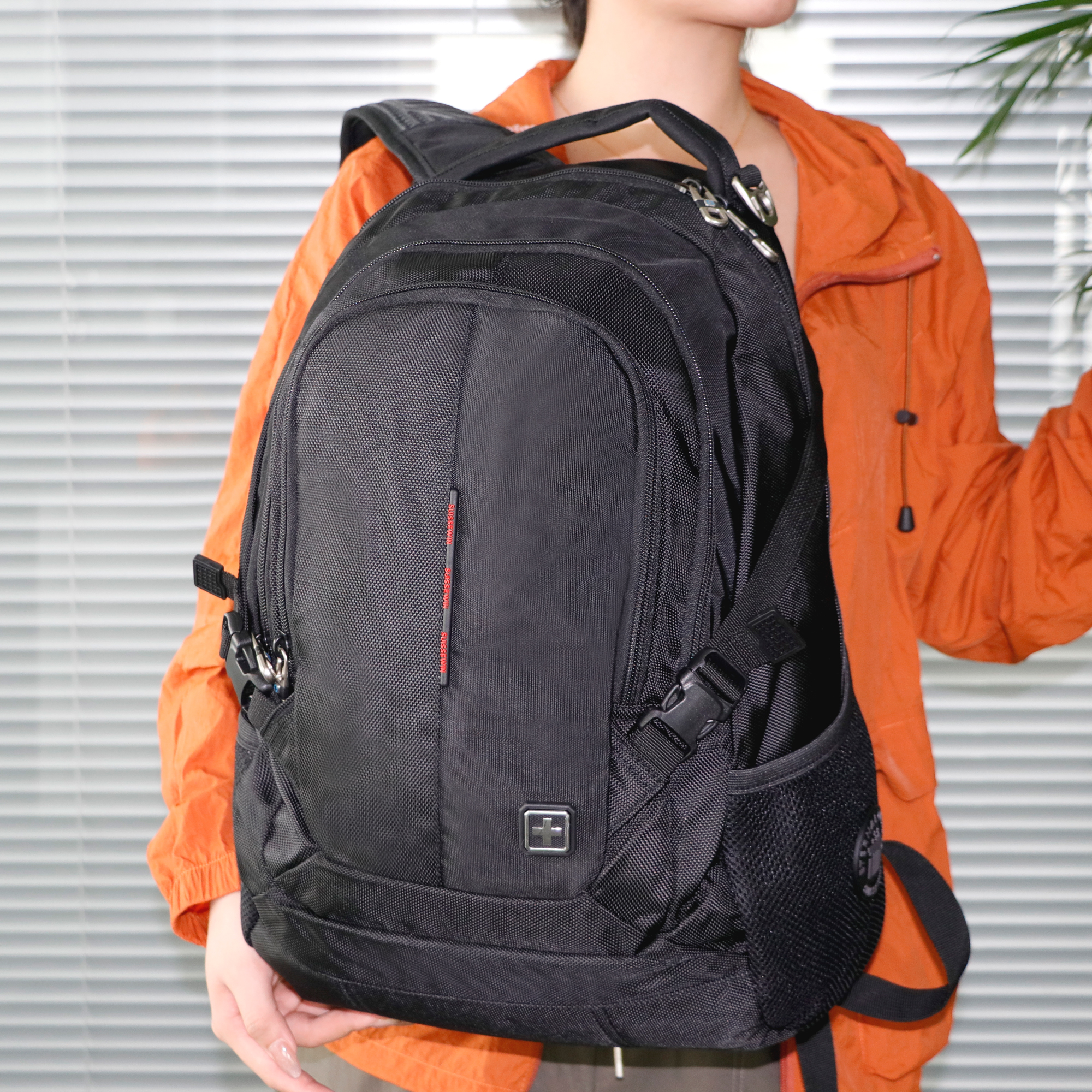 SUISSEWIN商务大容量电脑背包