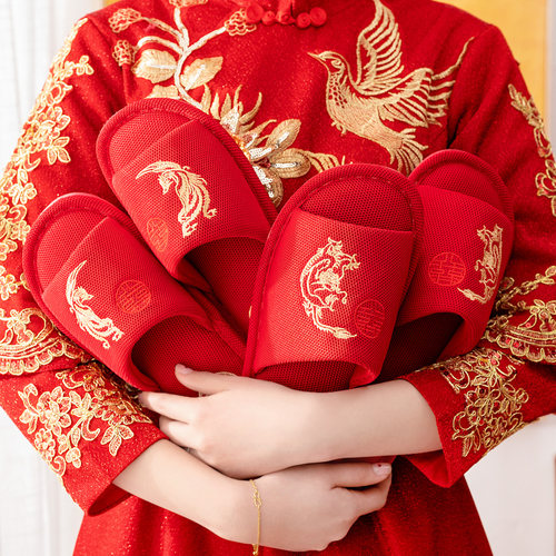 新婚喜庆结婚新郎新娘红色夏季