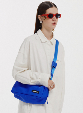 VAOPER喂牌红色小众斜挎包男士运动休闲单肩包女包尼龙潮牌包包