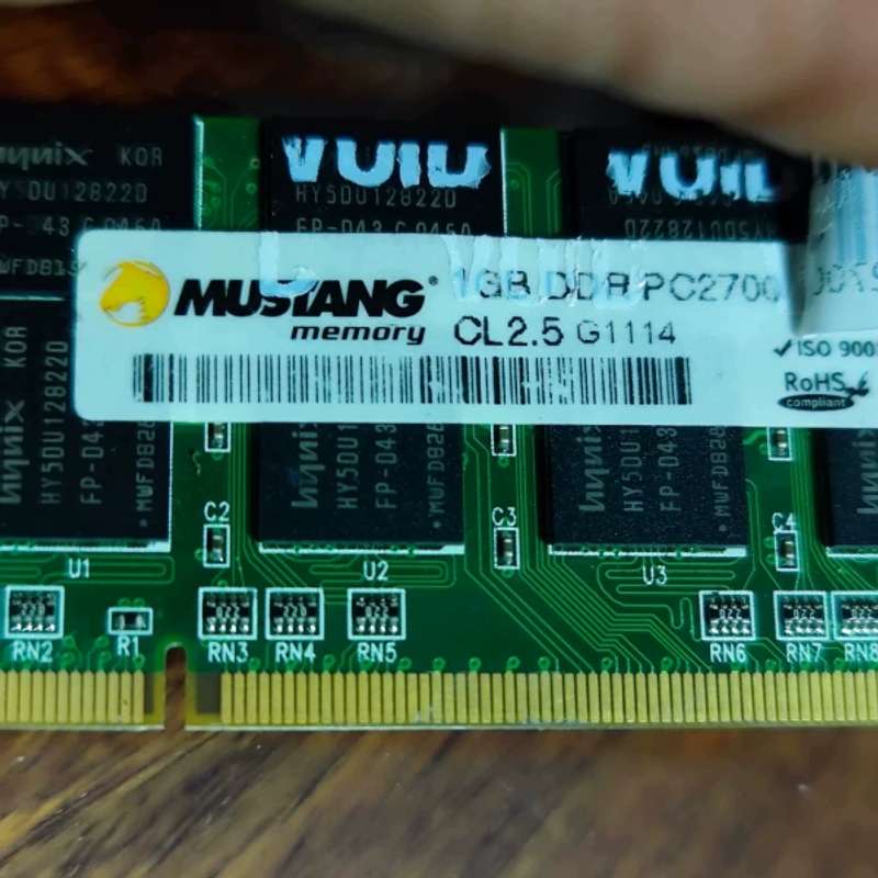 议价MUSTANG内存卡 1GB,实物拍摄，成色如图，需要的私聊