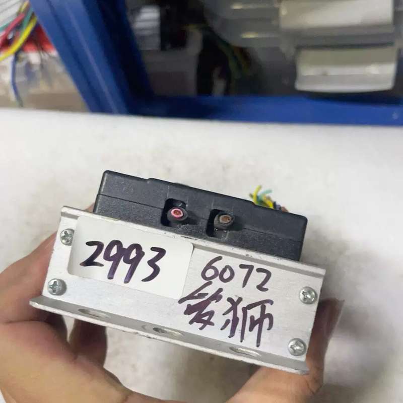 议价爱狮增强型矢量控制器,型号AS-60/72-12-F,电压6
